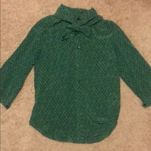 Anthropologie green silk blouse w/neck tie small